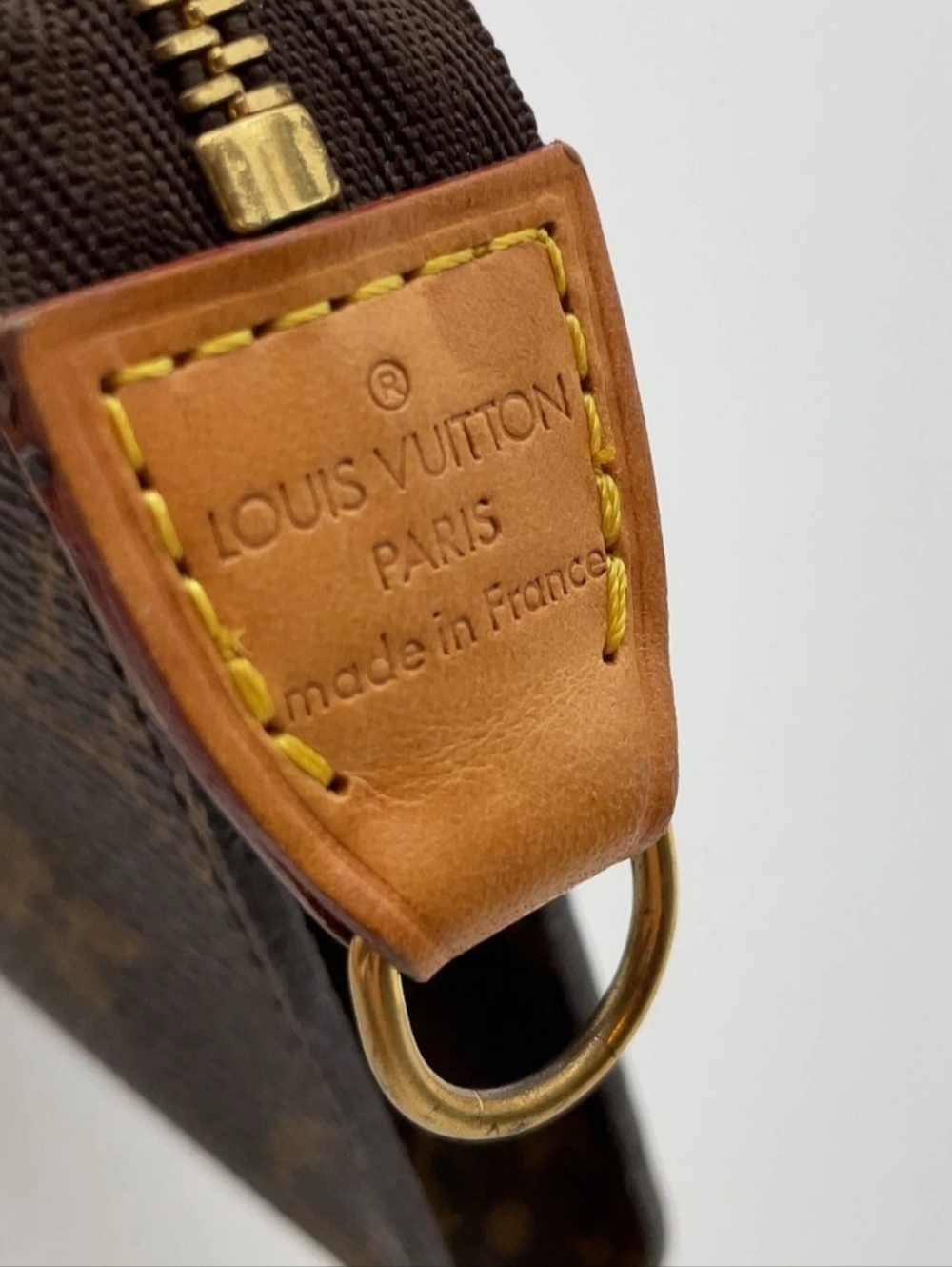 Authentuc Louis Vuitton Monogram Pouch ,serial number :VI0948 - Picture 11 of 13